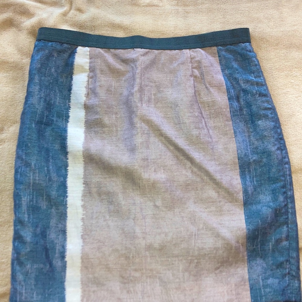 Skirt size 12, Ramie, pockets & zipper in the back